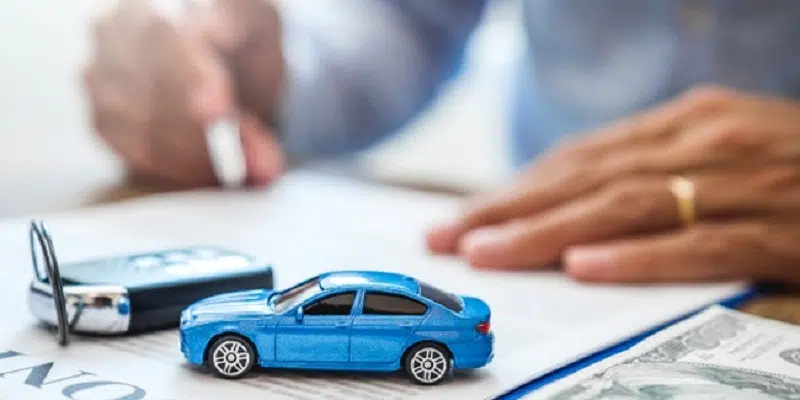 Trouver un contrat d’assurance auto en ligne en tant que résilié