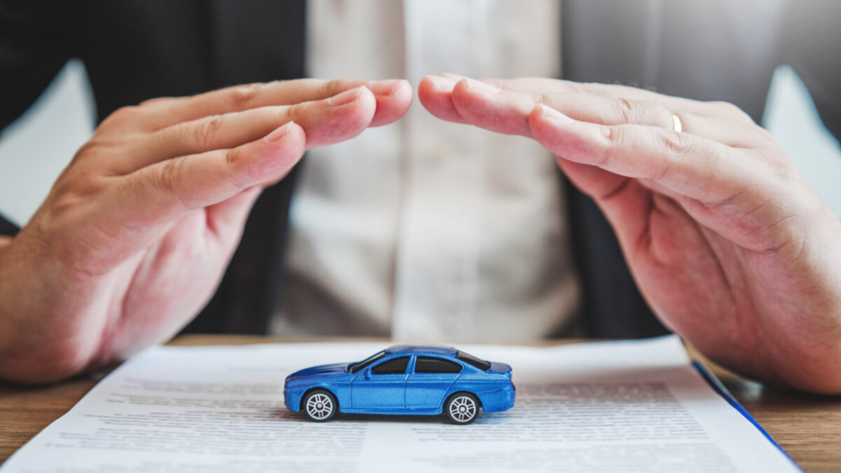 Comment tirer parti des comparateurs pour baisser votre assurance auto ?