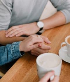 Sujets de conversation avec un mec : de quoi parler avec votre homme ?